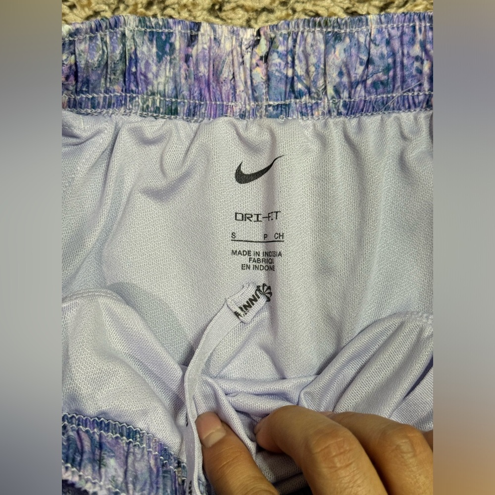 Bundle of 3 Nike Women’s Shorts Size S - Picture 7 of 8